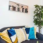 Ranby House - Cosy 2 Bed Home With Free Parking & Netflix By Rocketbnb