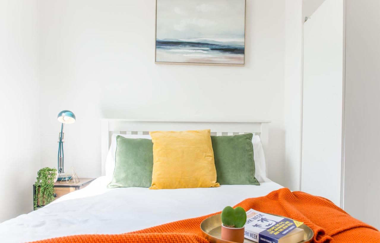 Ranby House - Cosy 2 Bed Home With Free Parking & Netflix By Rocketbnb Coventry